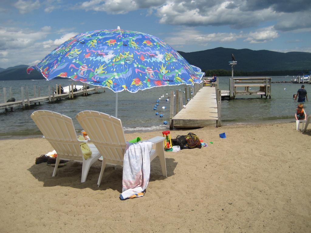 Golden Sands Resort Lake George Exterior foto